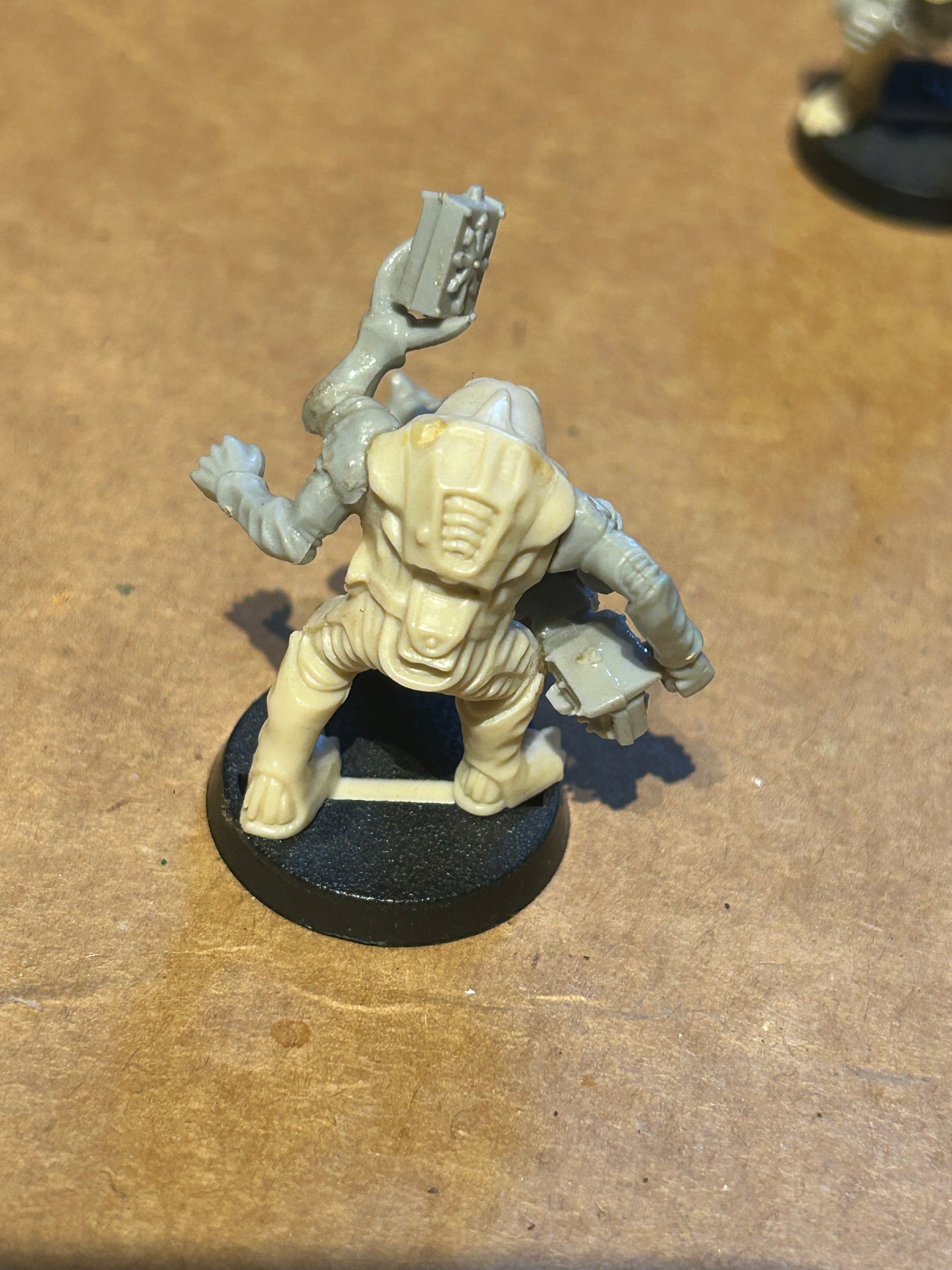 Warhammer 40k/ Rogue Trader Genestealer hybrid with heavy weapon plastic from space hulk expansion