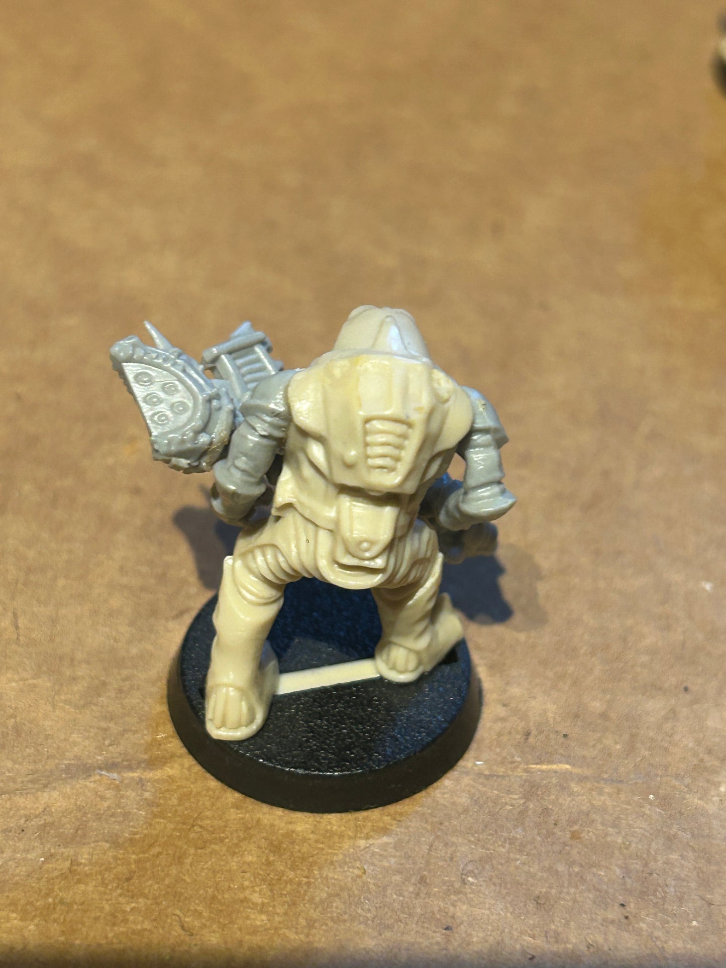 Warhammer 40k/ Rogue Trader Genestealer hybrid with heavy weapon plastic from space hulk expansion