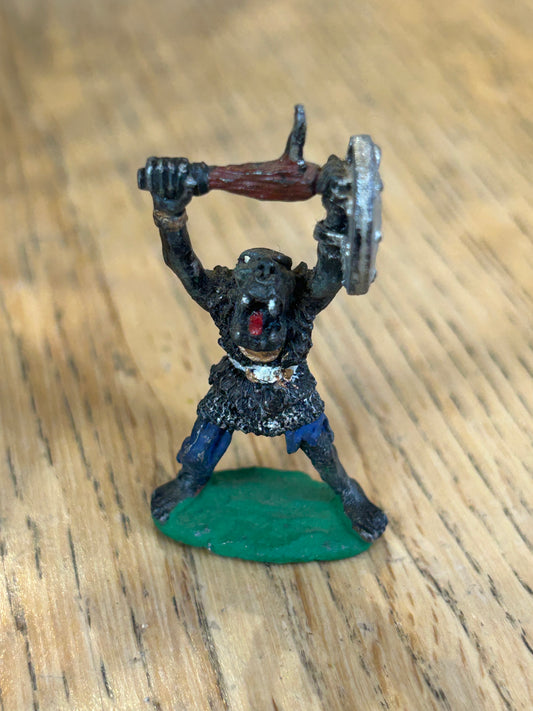 Warhammer fantasy c16 orc with spiked club and shield