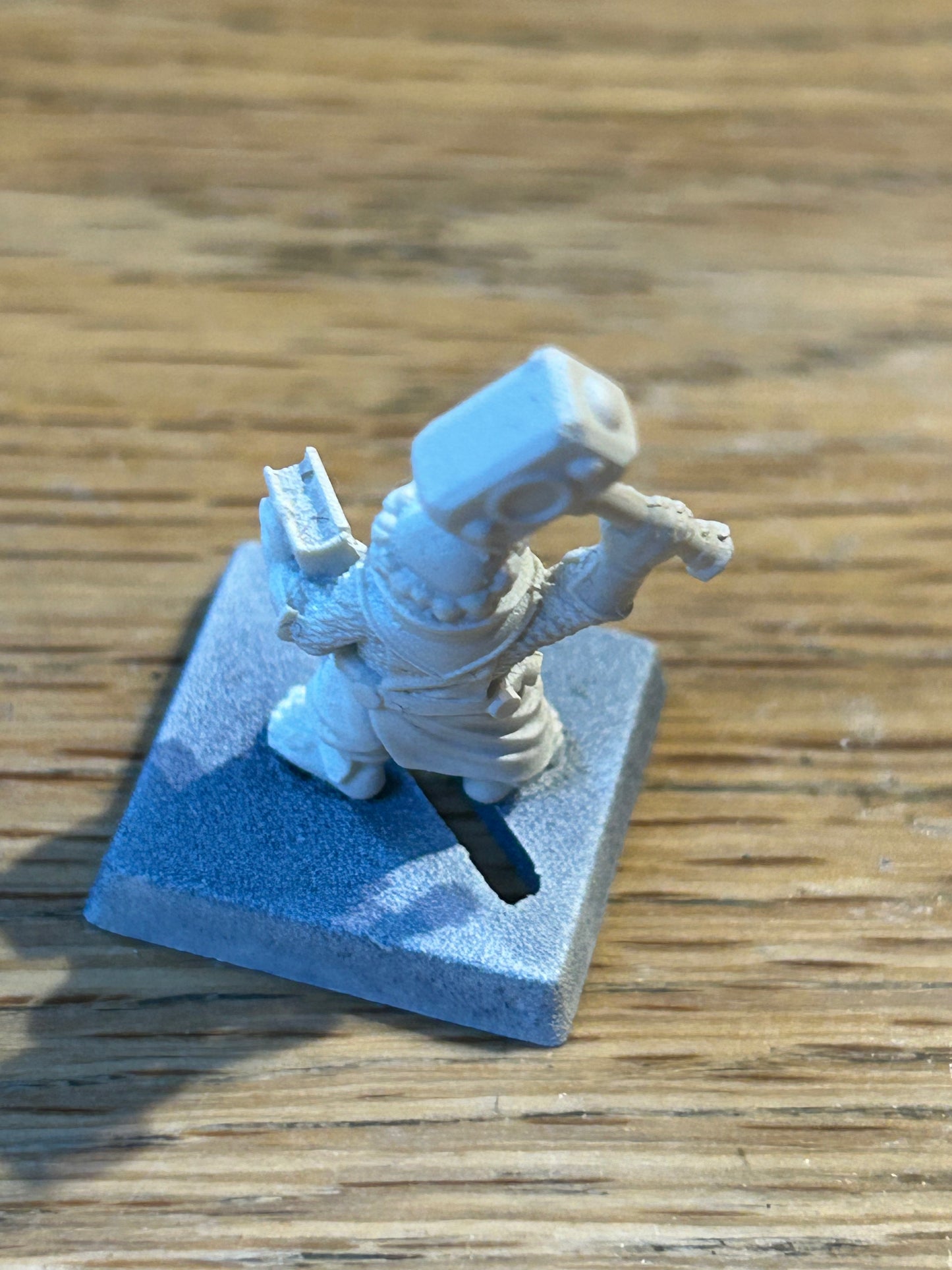 Maxi mini halfling warrior priest