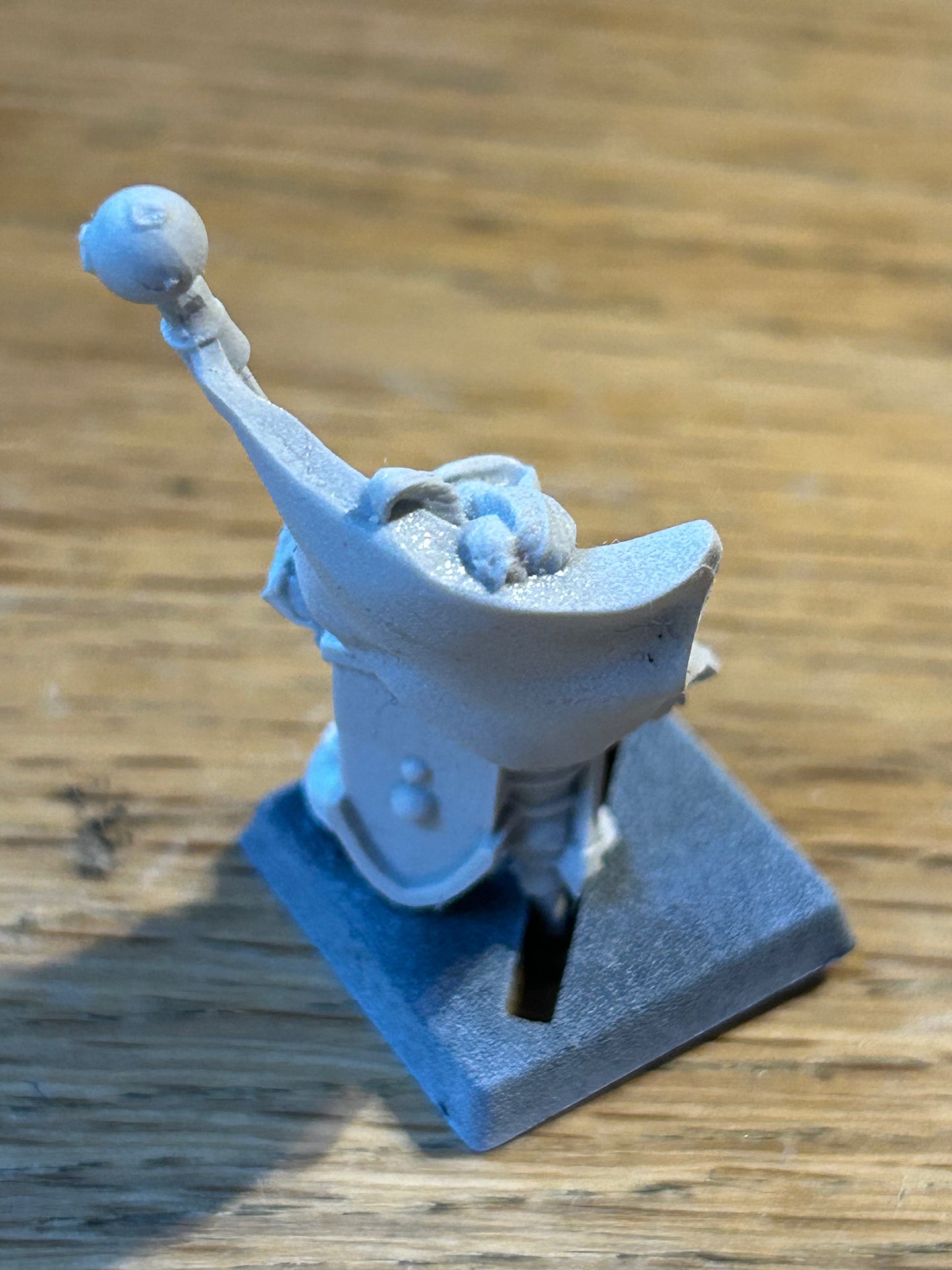 Maxi mini halfling battle standard bearer