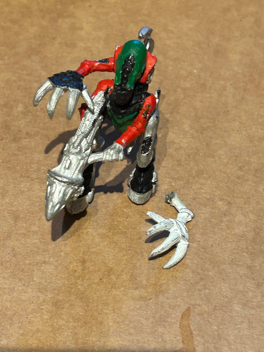 Warhammer 40k metal Tyranid warrior with devourer