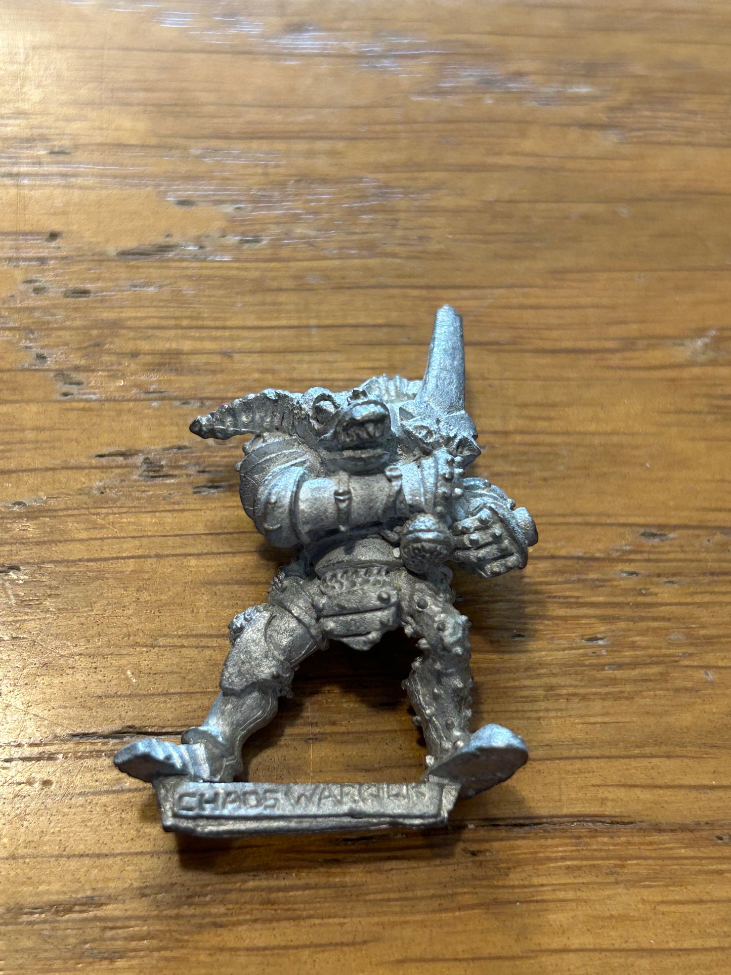 Warhammer fantasy chaos warrior 3201/107 with shortened sword