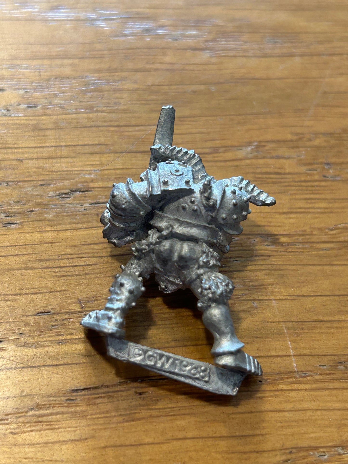 Warhammer fantasy chaos warrior 3201/107 with shortened sword
