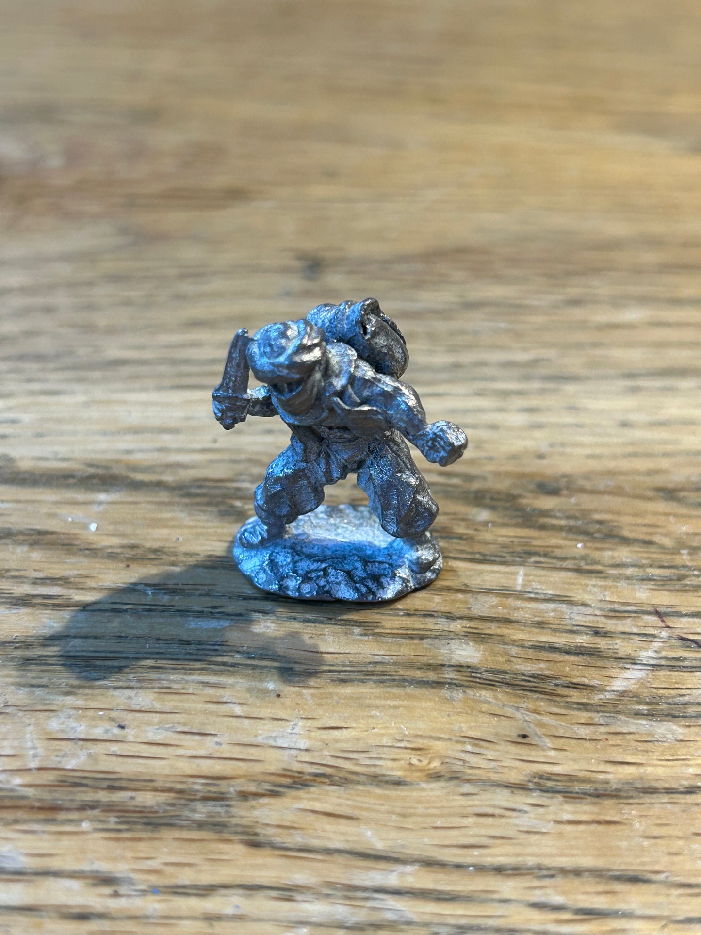 Warhammer Citadel C02 1C16 young Wizard with amulet Metal Figure 1980s GW