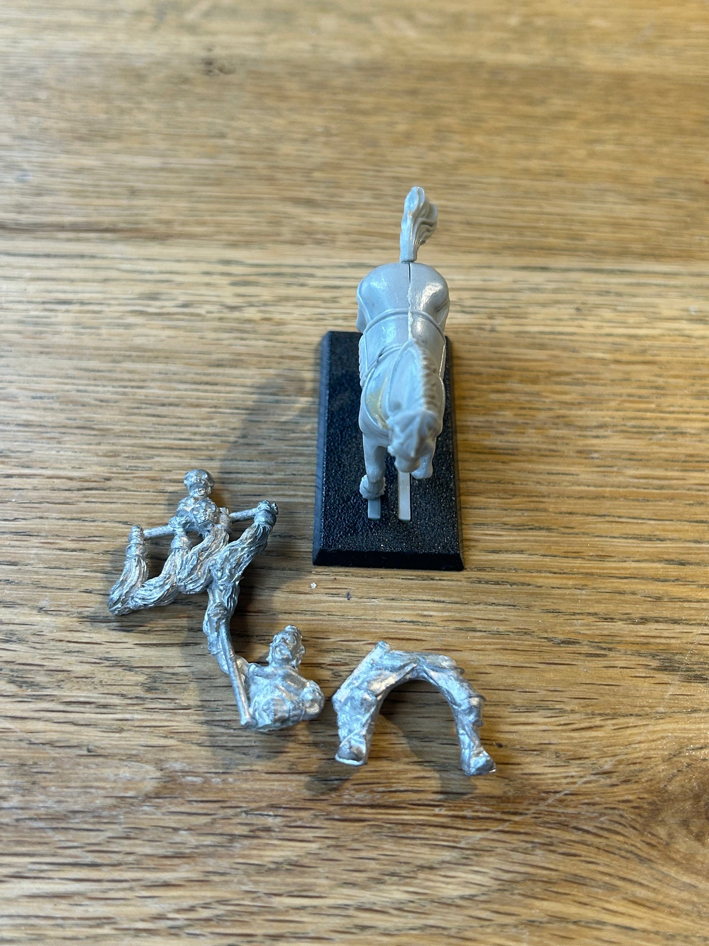 Warhammer Fantasy Old World Mounted Ungol Horse archer standard bearer