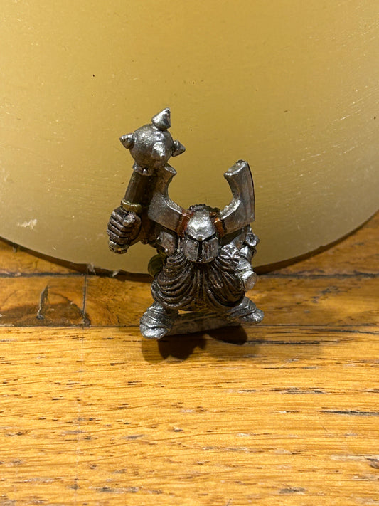 Warhammer Chaos Dwarf CD 9
Helmet, w. Mace & Shied MM90 Marauder Realm Of Dwarves Metal