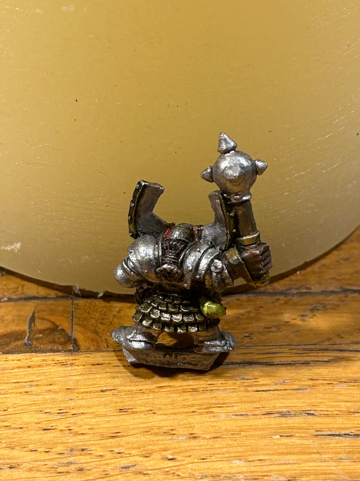 Warhammer Chaos Dwarf CD 9
Helmet, w. Mace & Shied MM90 Marauder Realm Of Dwarves Metal