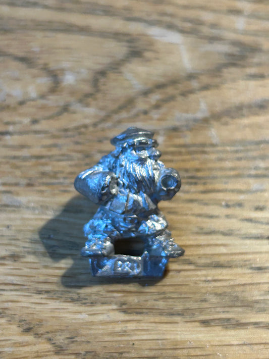 Warhammer fantasy marauder dwarf crossbowman body (no plug in crossbow with hands)