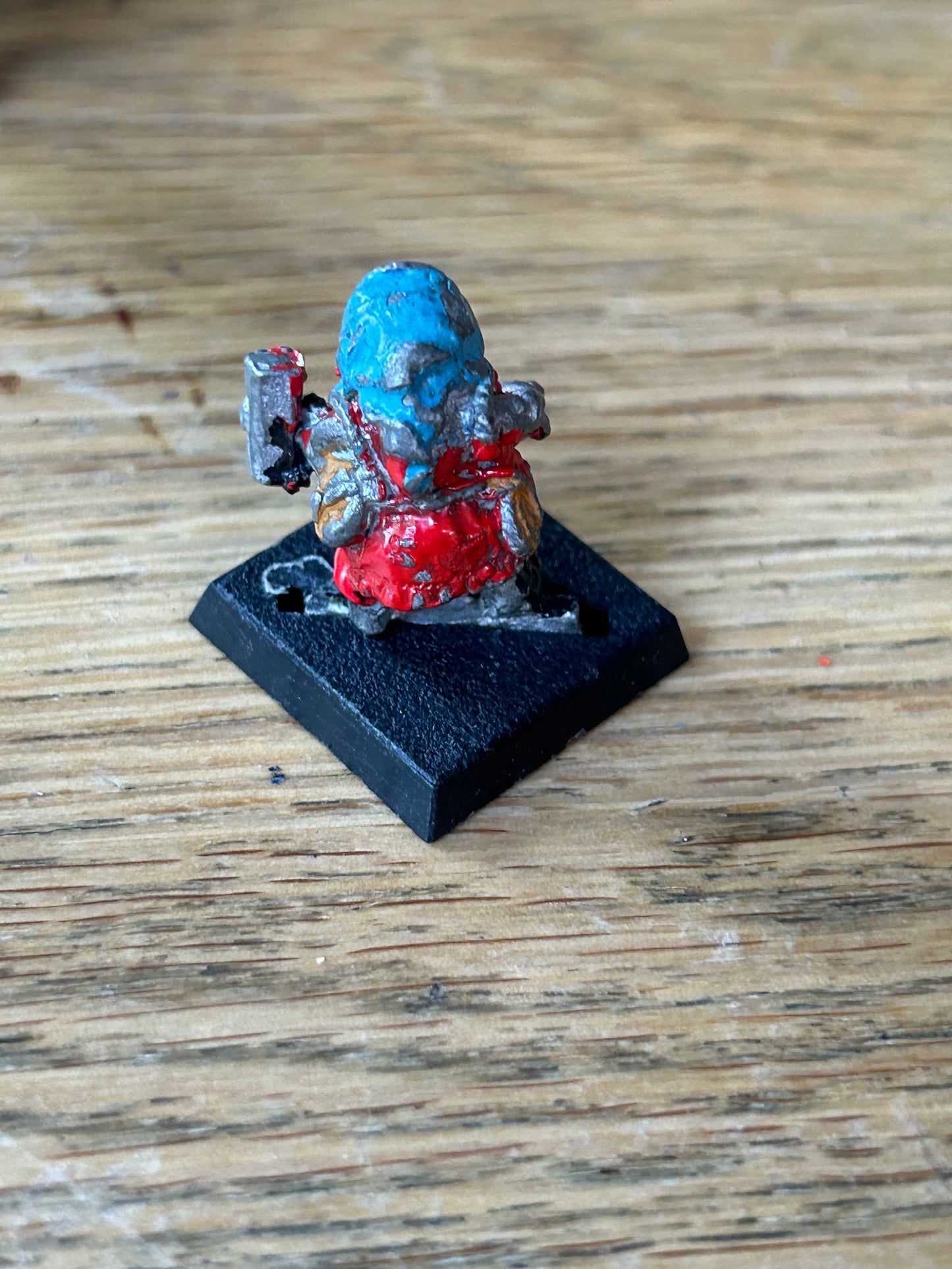Citadel - Warhammer - C11 Gnomes - Gnome with warhammer
