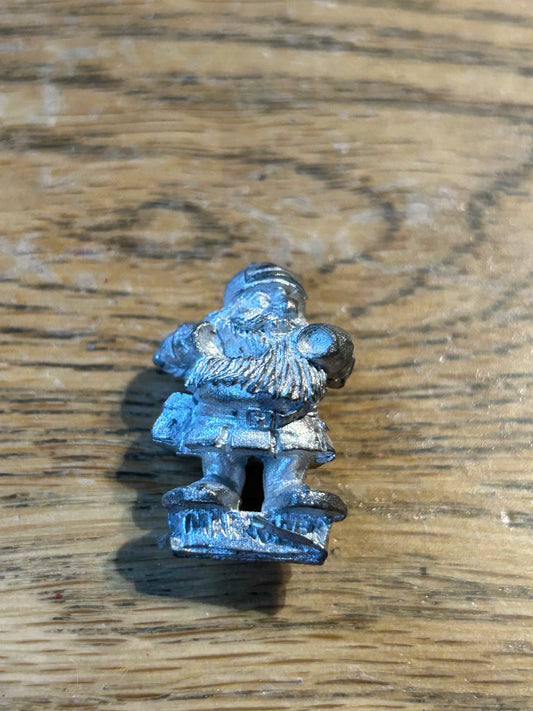 Warhammer fantasy marauder dwarf crossbowman body (no plug in crossbow with hands)
