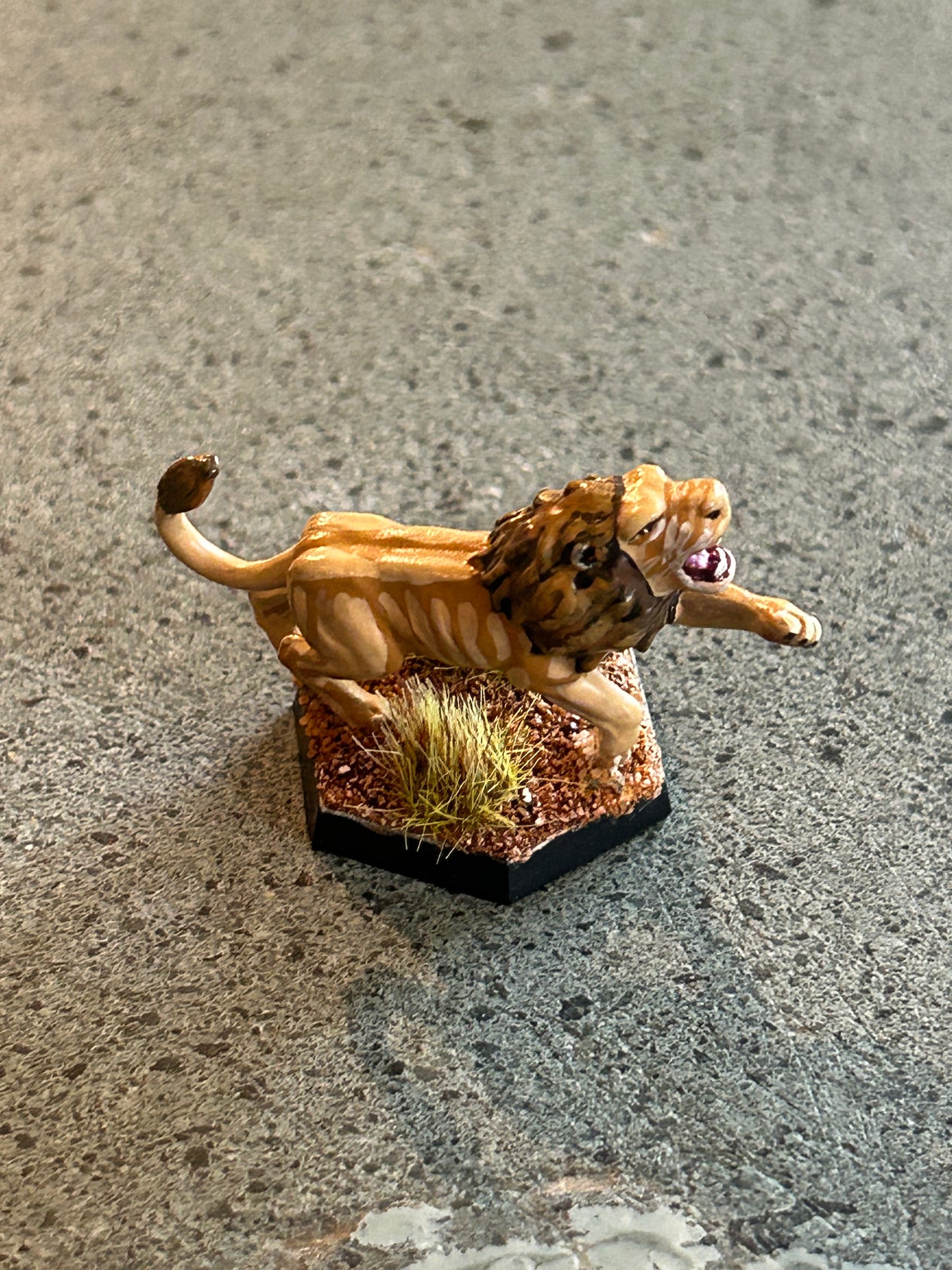 Lion miniature (unsure of the company)