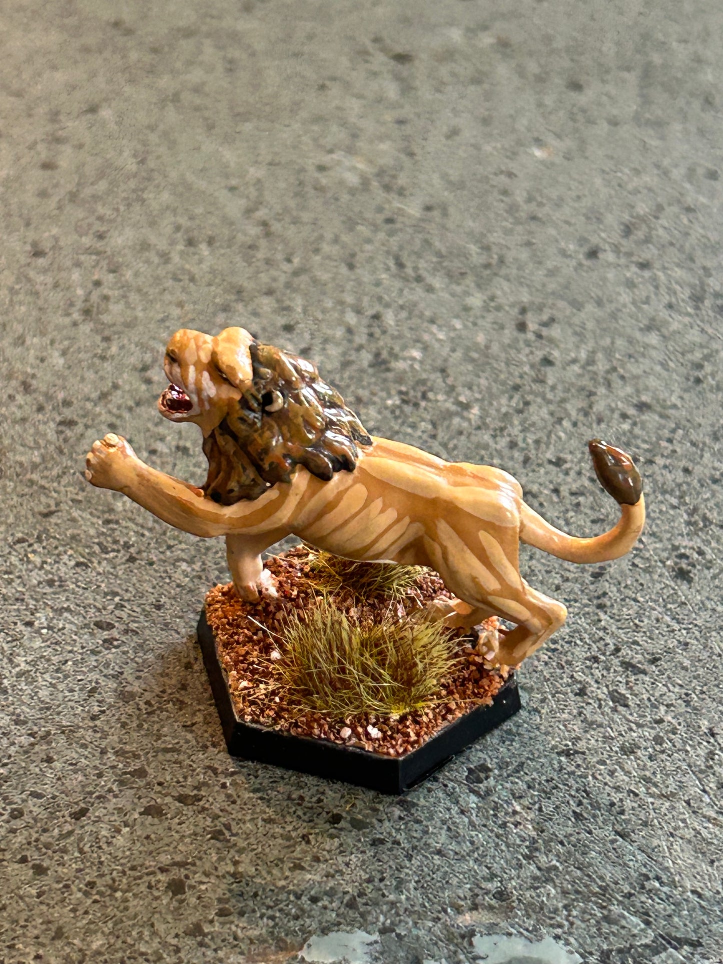 Lion miniature (unsure of the company)