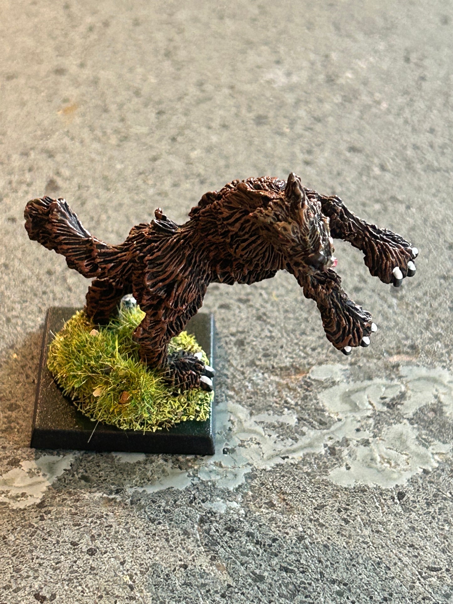 EM4 ELFSERA
Dire Wolf Miniature