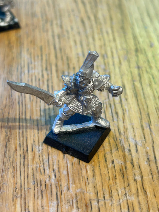 Marauder miniatures mb3 dark elf warhammer fantasy male warrior sword