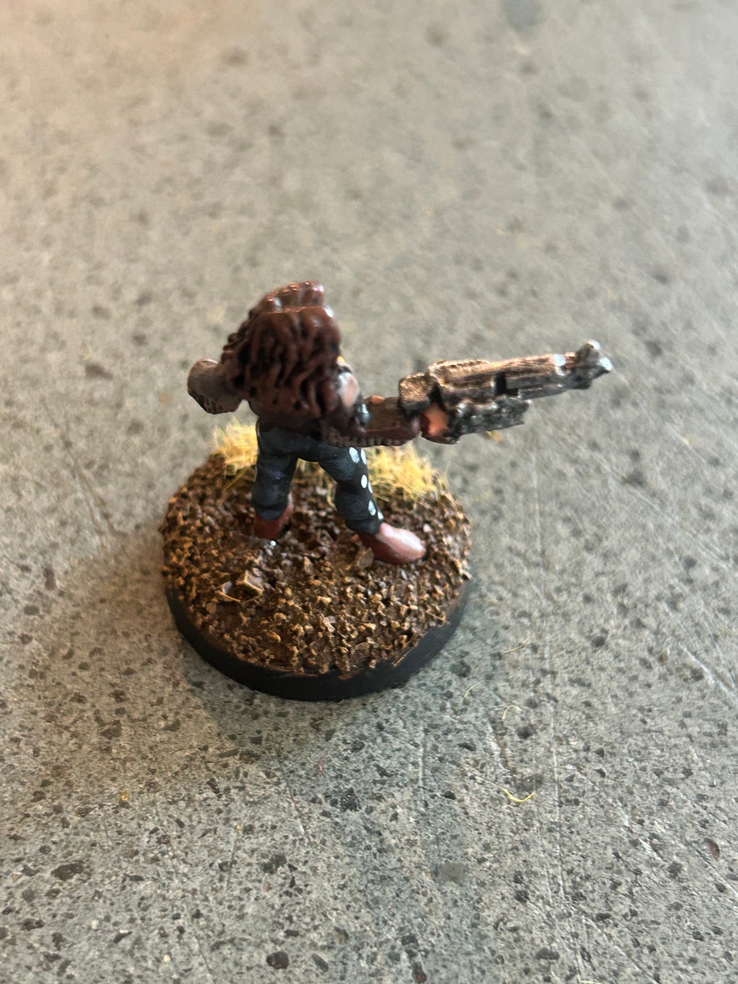 FUTURE SKIRMISH
Chequer Gang Ganger with Machine Pistol