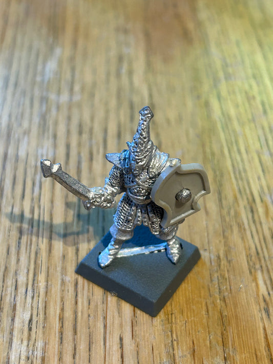 Citadel Warhammer 80s Reg Renown RR4 Mengil Manhide Dark Elf Trooper