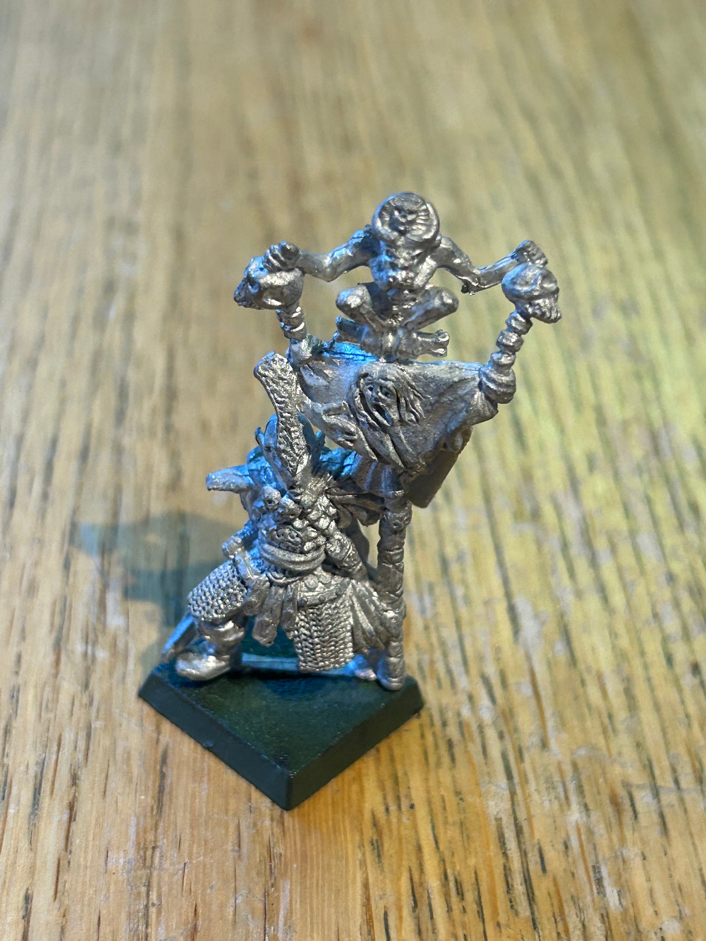 Warhammer Fantasy Citadel Dark Elf Elves RR11 Mengil Manhide's Standard Bearer