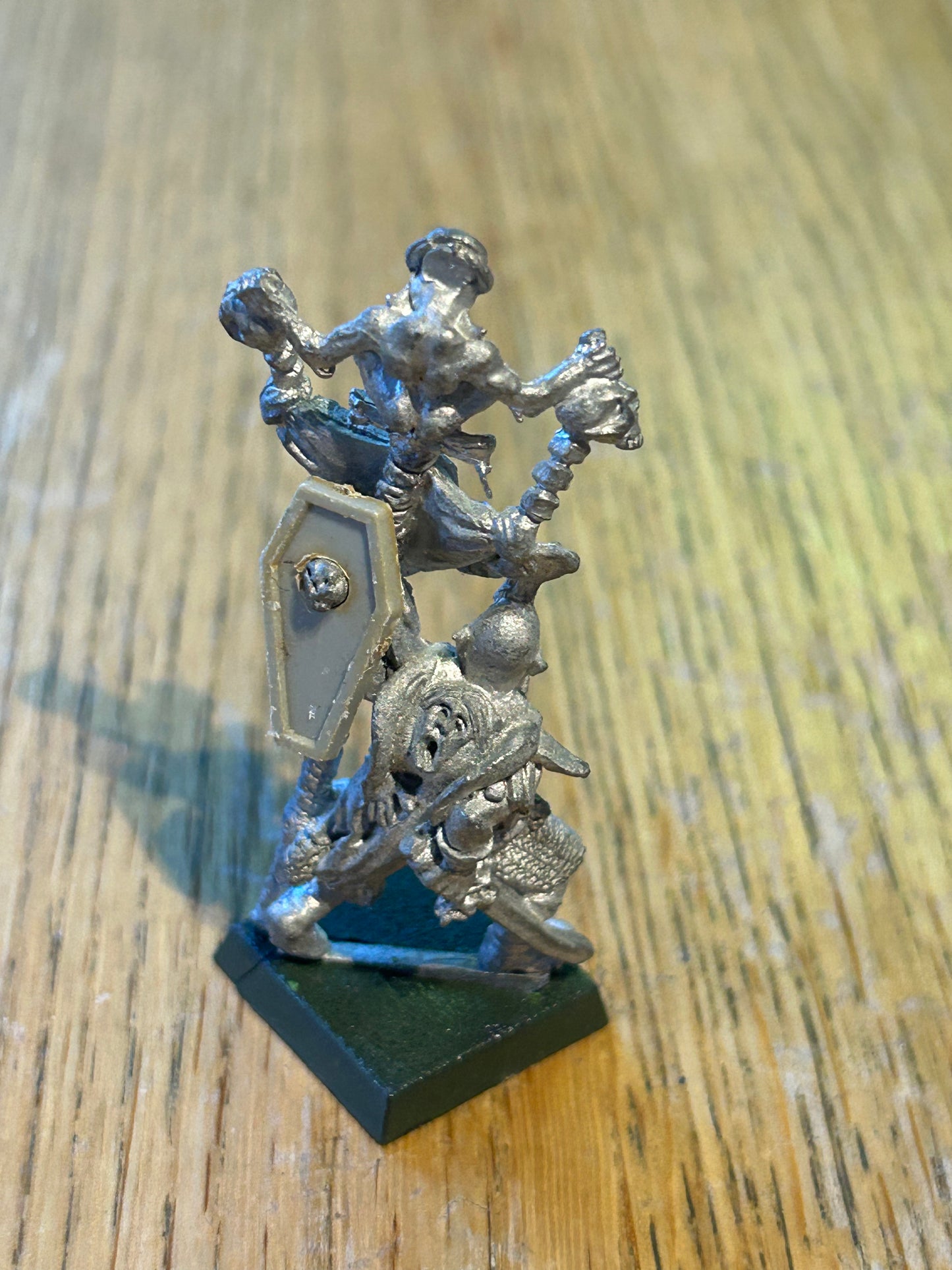 Warhammer Fantasy Citadel Dark Elf Elves RR11 Mengil Manhide's Standard Bearer