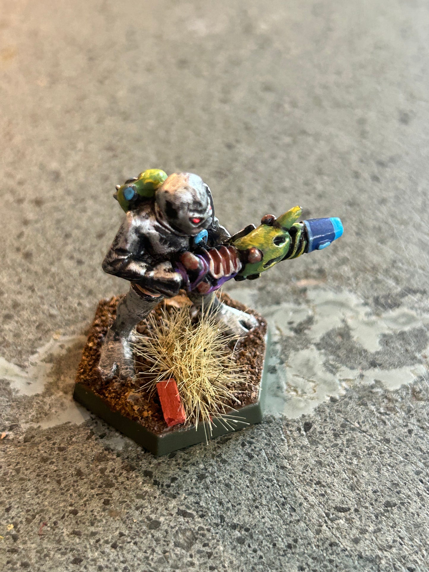 FUTURE SKIRMISH
Alien Grey
 EM4