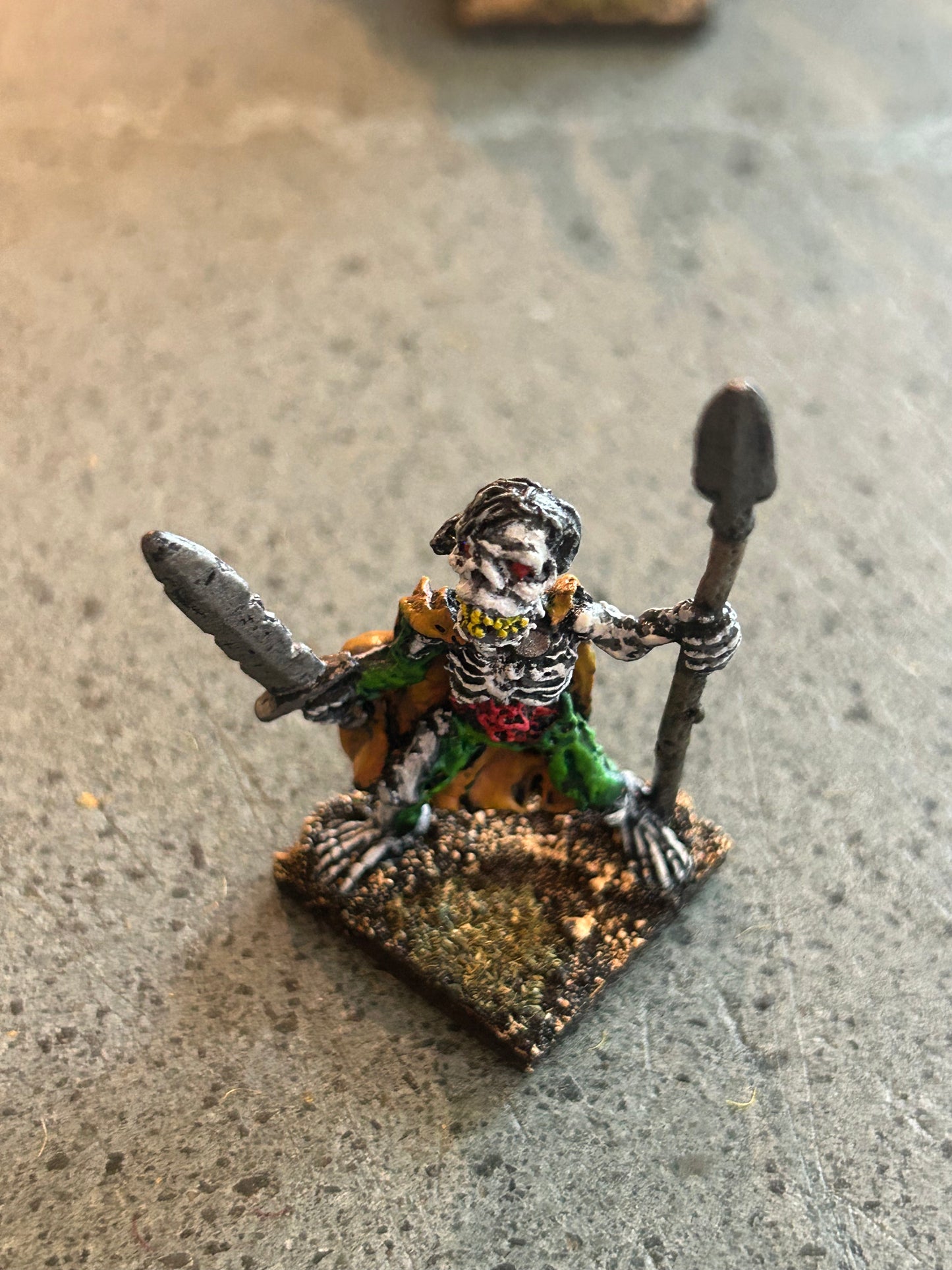 Essex miniatures Bob Olley Q120 Zombie: with Sword and Spear