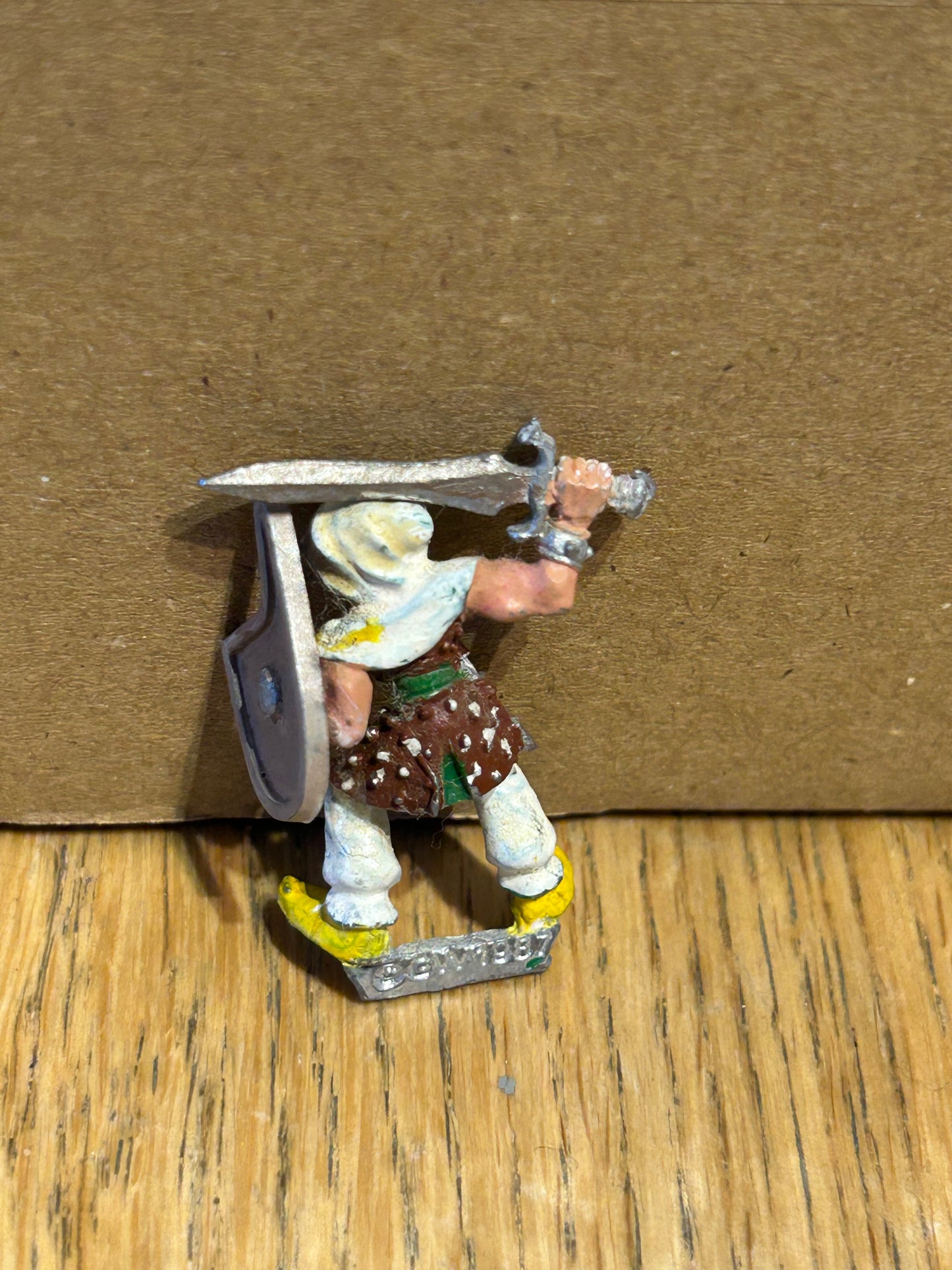 Warhammer Fantasy old world wood elf with sword