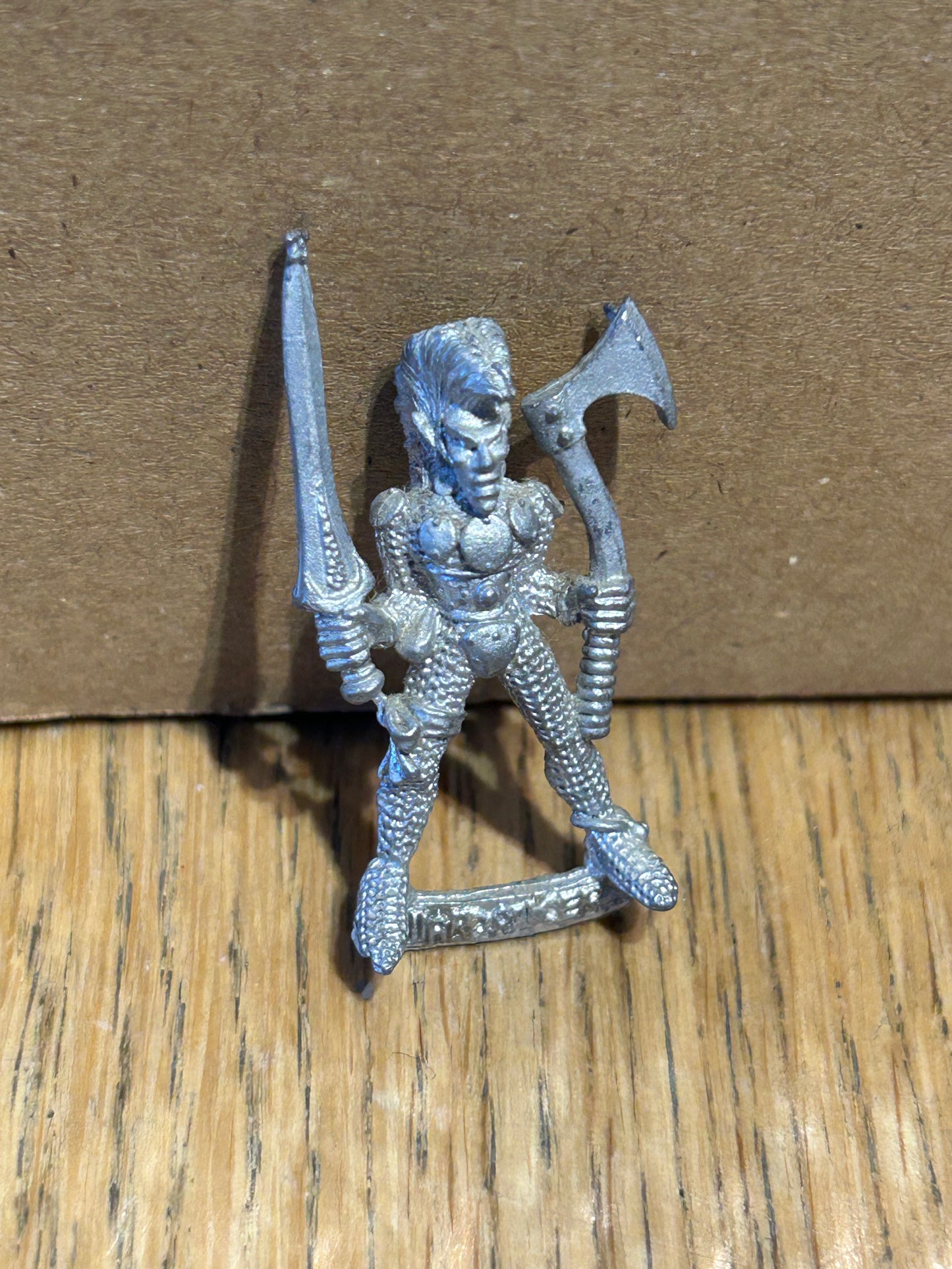Warhammer Fantasy old world wood elf  wardancer with sword and axe  Yaloor