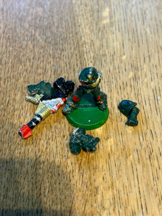 Citadel Games Workshop Devastator Space Marine with Lascannon 1990s Metal