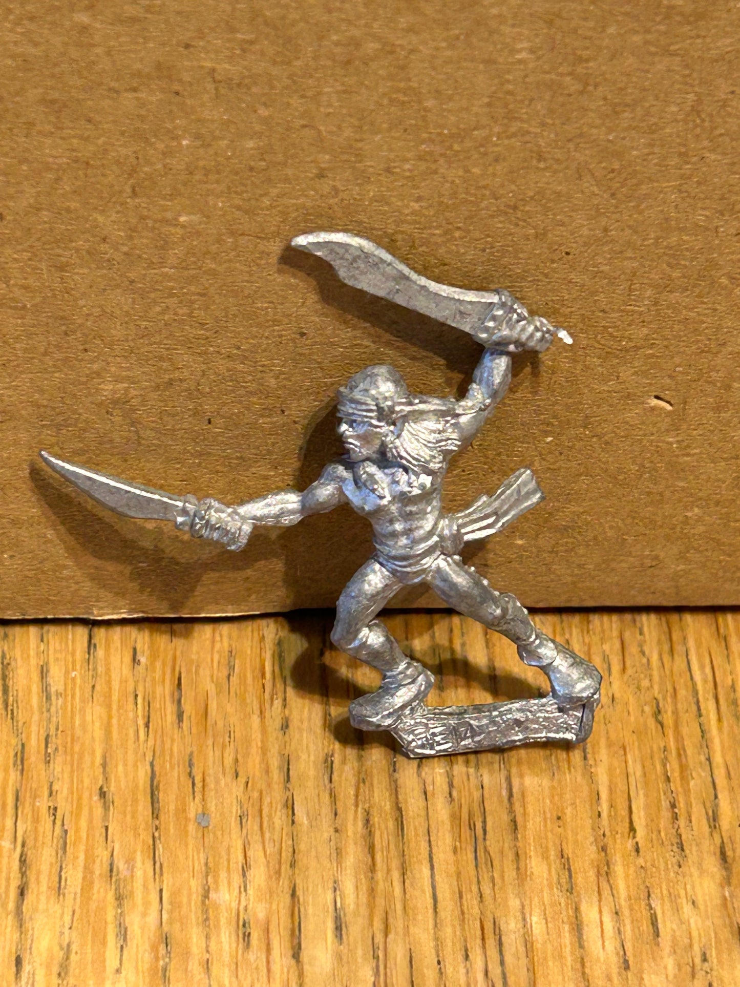 Citadel Warhammer 80s Marauder MM82 Sea Elf SE14 with two swords