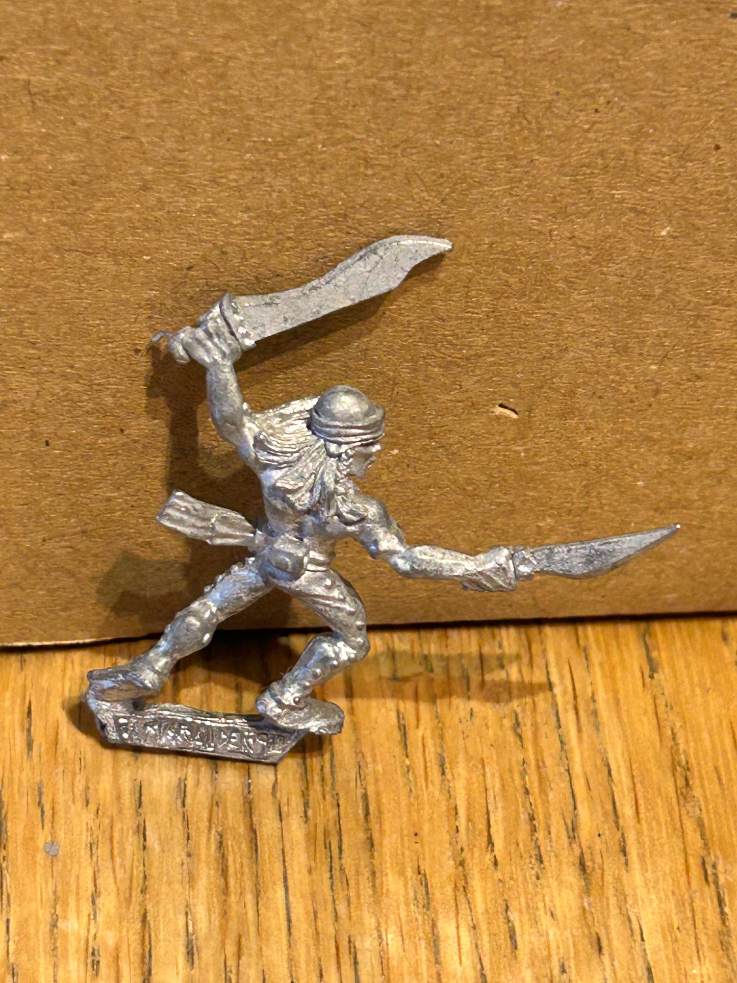 Citadel Warhammer 80s Marauder MM82 Sea Elf SE14 with two swords