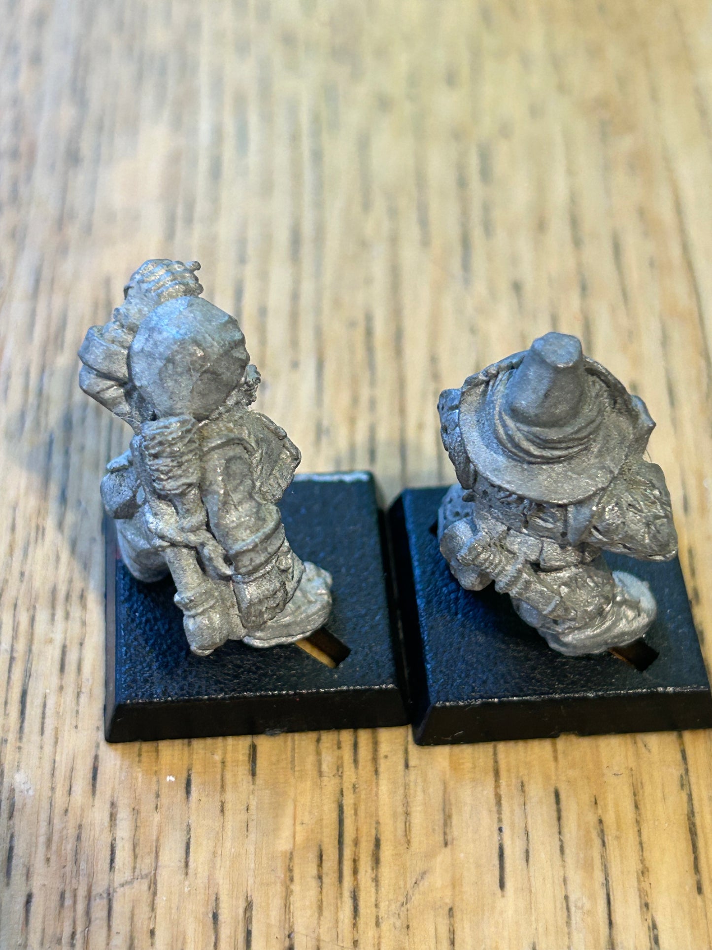 Citadel GW Marauder Dwarf Swivel Gun and crew MM14 1980s (metal has darkened a bit)