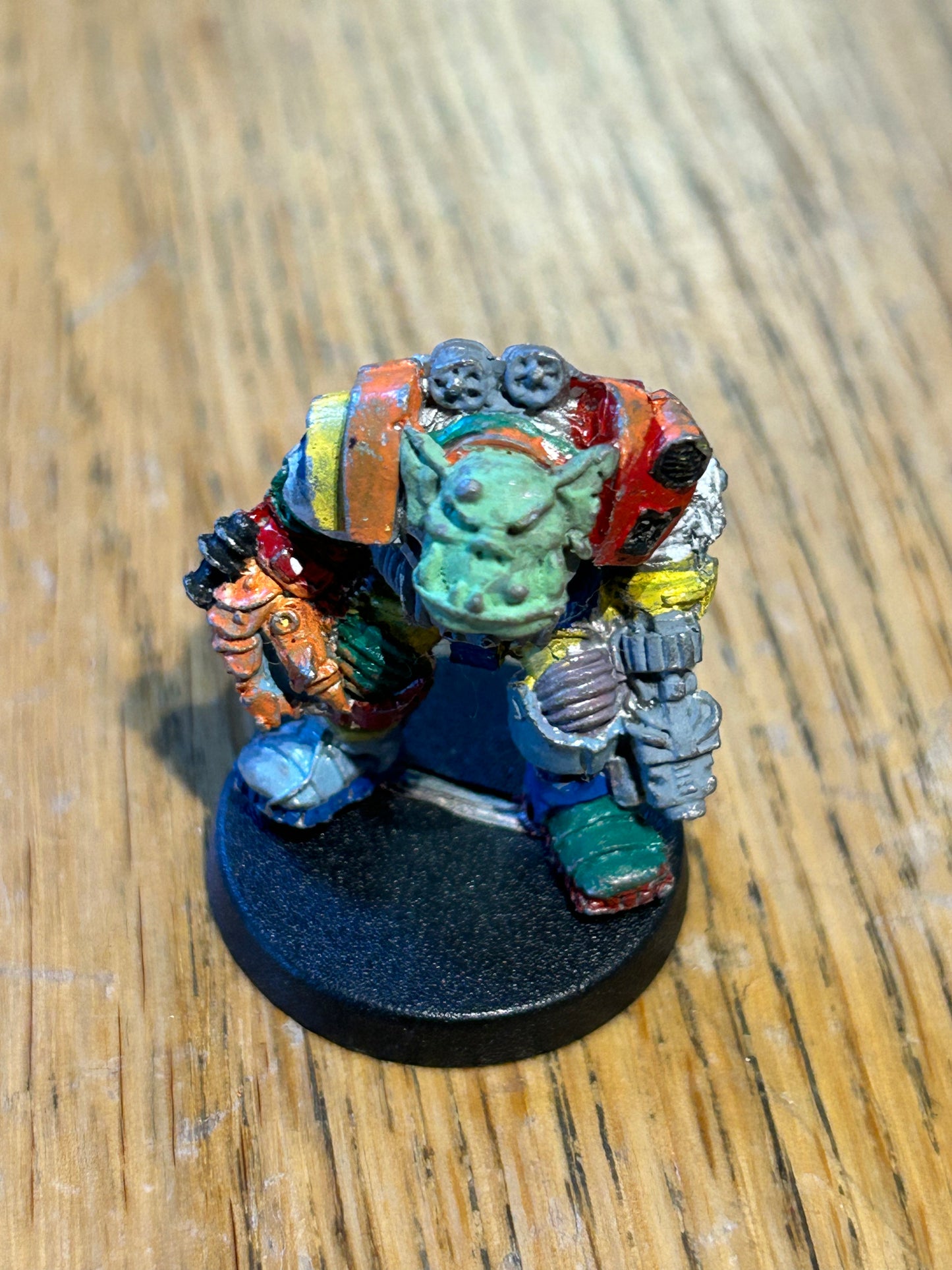 Warhammer 40k rogue trader ork commander with power arm and bolta RT202 (12)
Gordal Luggub