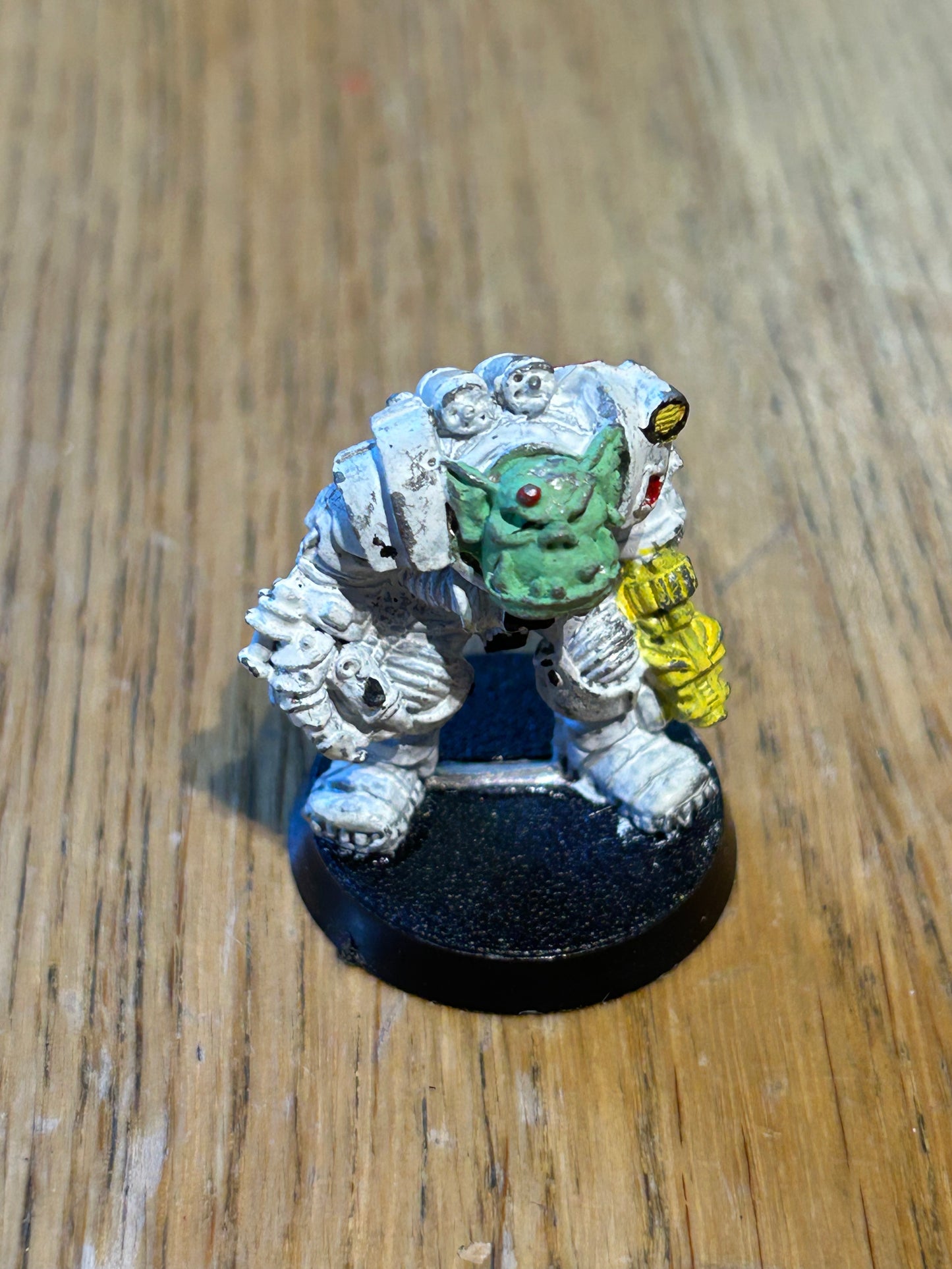 Warhammer 40k rogue trader ork commander with power arm and bolta RT202 (12)
Gordal Luggub