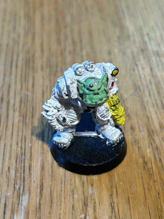 Warhammer 40k rogue trader ork commander with power arm and bolta RT202 (12)
Gordal Luggub