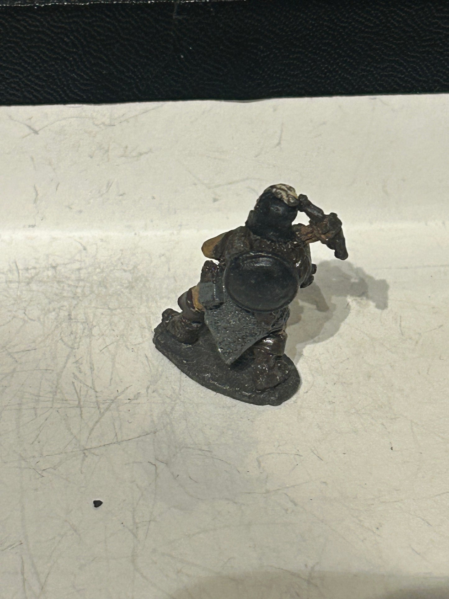 Warhammer Fantasy Dark elf with crossbow