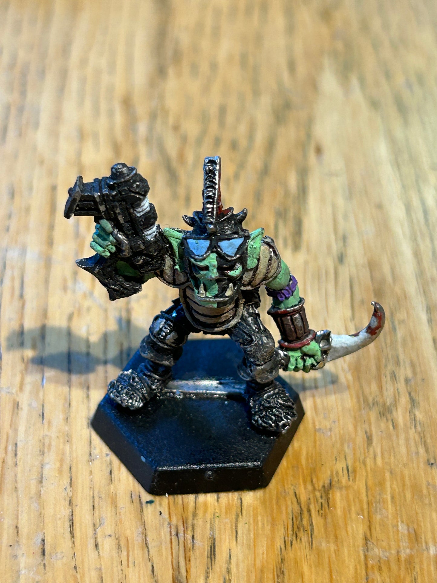 Citadel Warhammer 40K Ork Space Raider Ork nob with bolta and knife