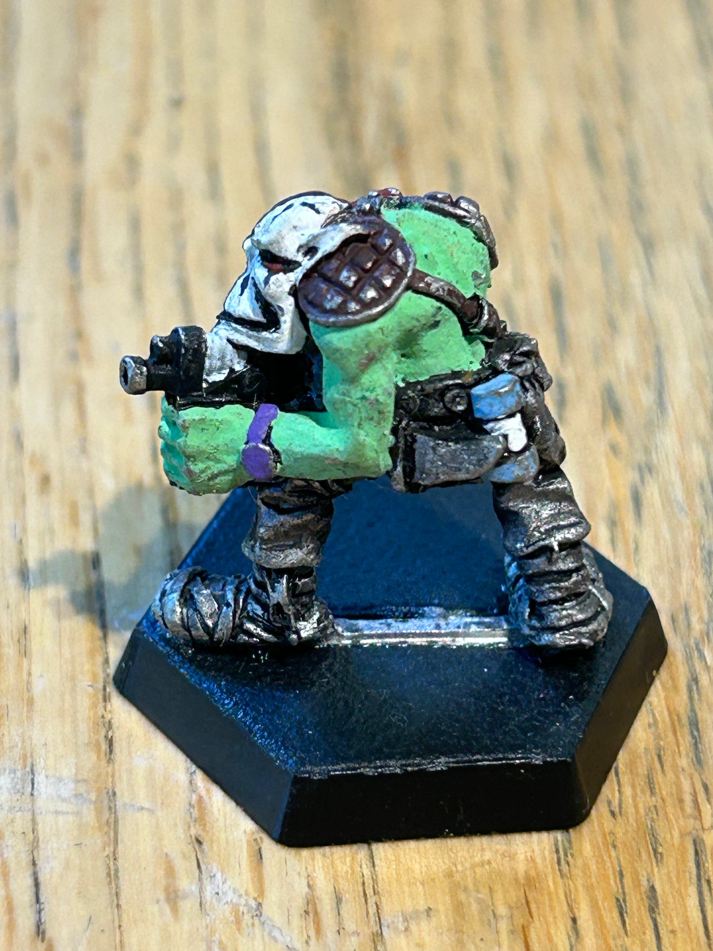 Warhammer 40k rogue trader space ork raider trooper