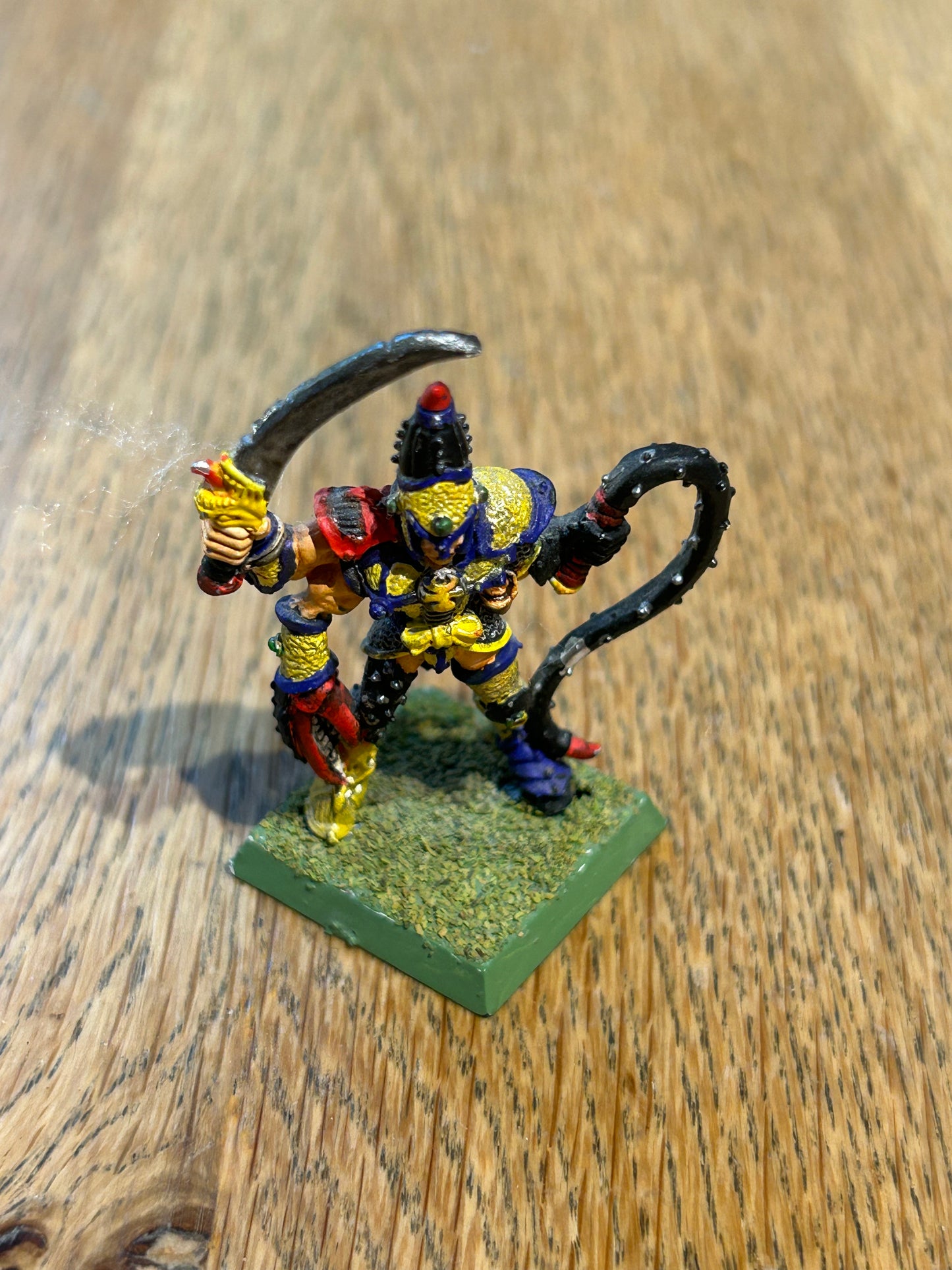 Realm of Chaos Champion of Slaanesh w/crab claw and whip warhammer fantasy metal