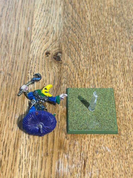 Realm of Chaos Champion Tzeentch Moon Head Scythe Rider with disc  Metal Citadel