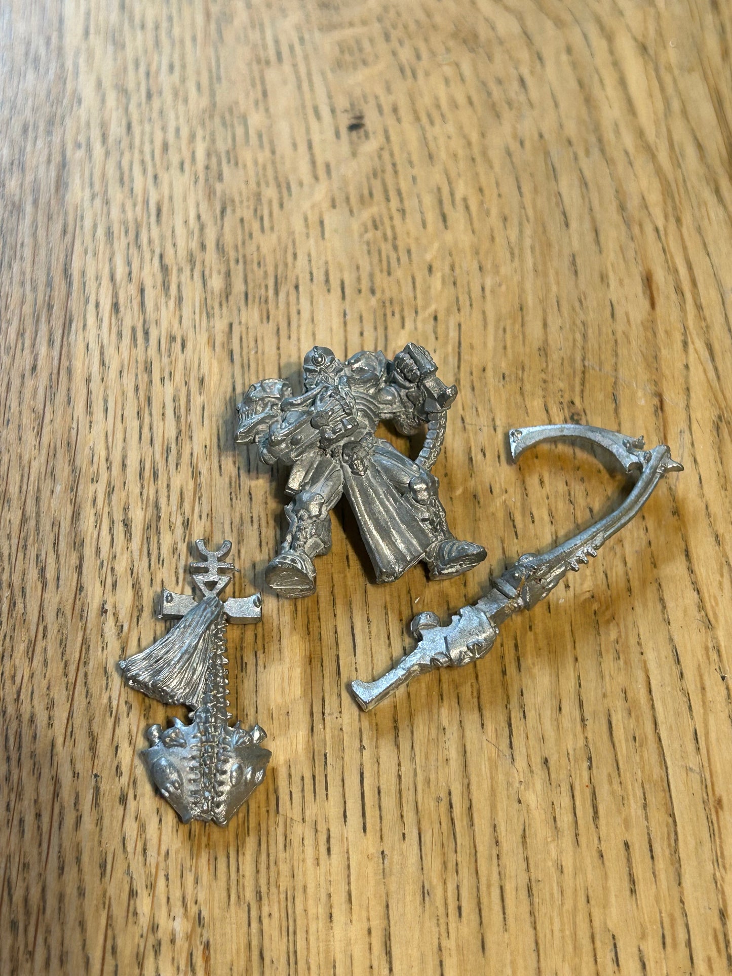 Warhammer 40k - Eldar - Classic Metal Pheonix Lord - Maugan Ra (has been stripped and is missing his tab)