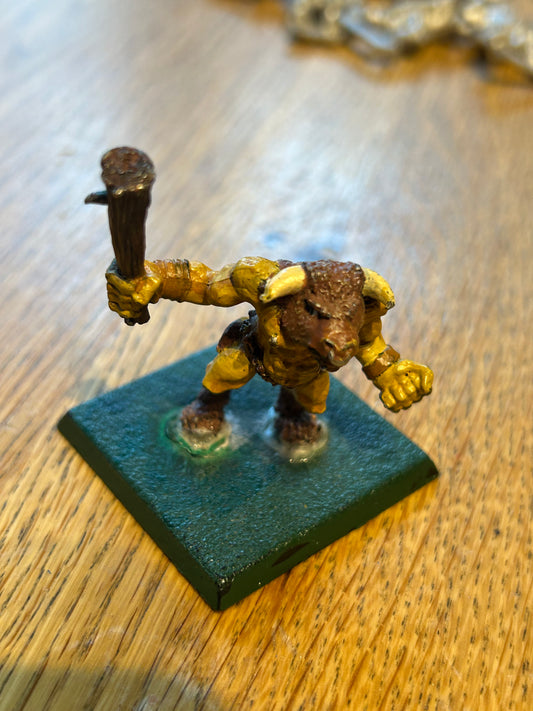 Citadel Warhammer 80s Marauder MM42 Minotaur A with spiked club
