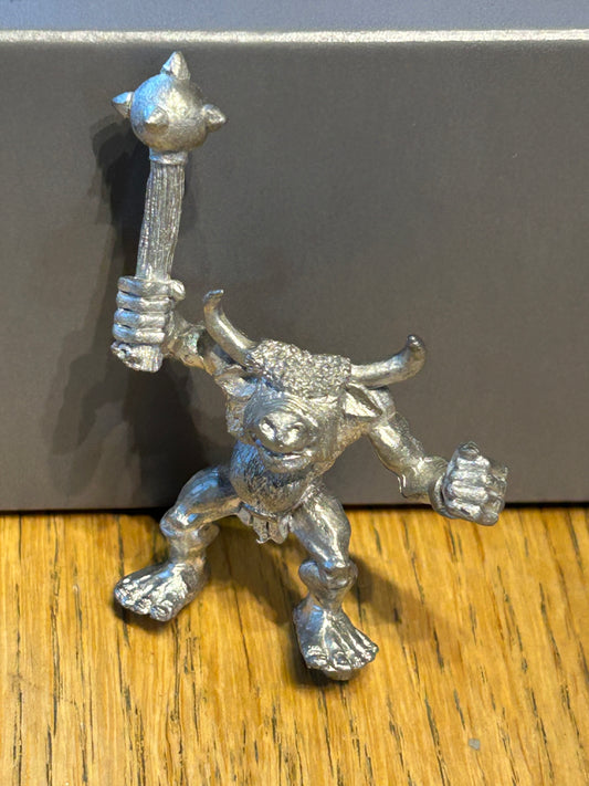 Citadel Warhammer 80s Marauder MM42 Minotaur with mace (4 of this sculpt available)