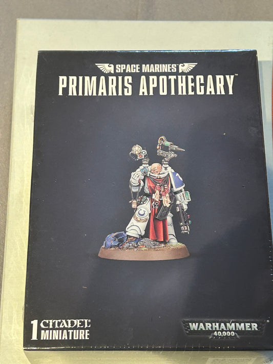 Space Marines Primaris Apothecary Games Workshop Warhammer 40,000 new in sealed box