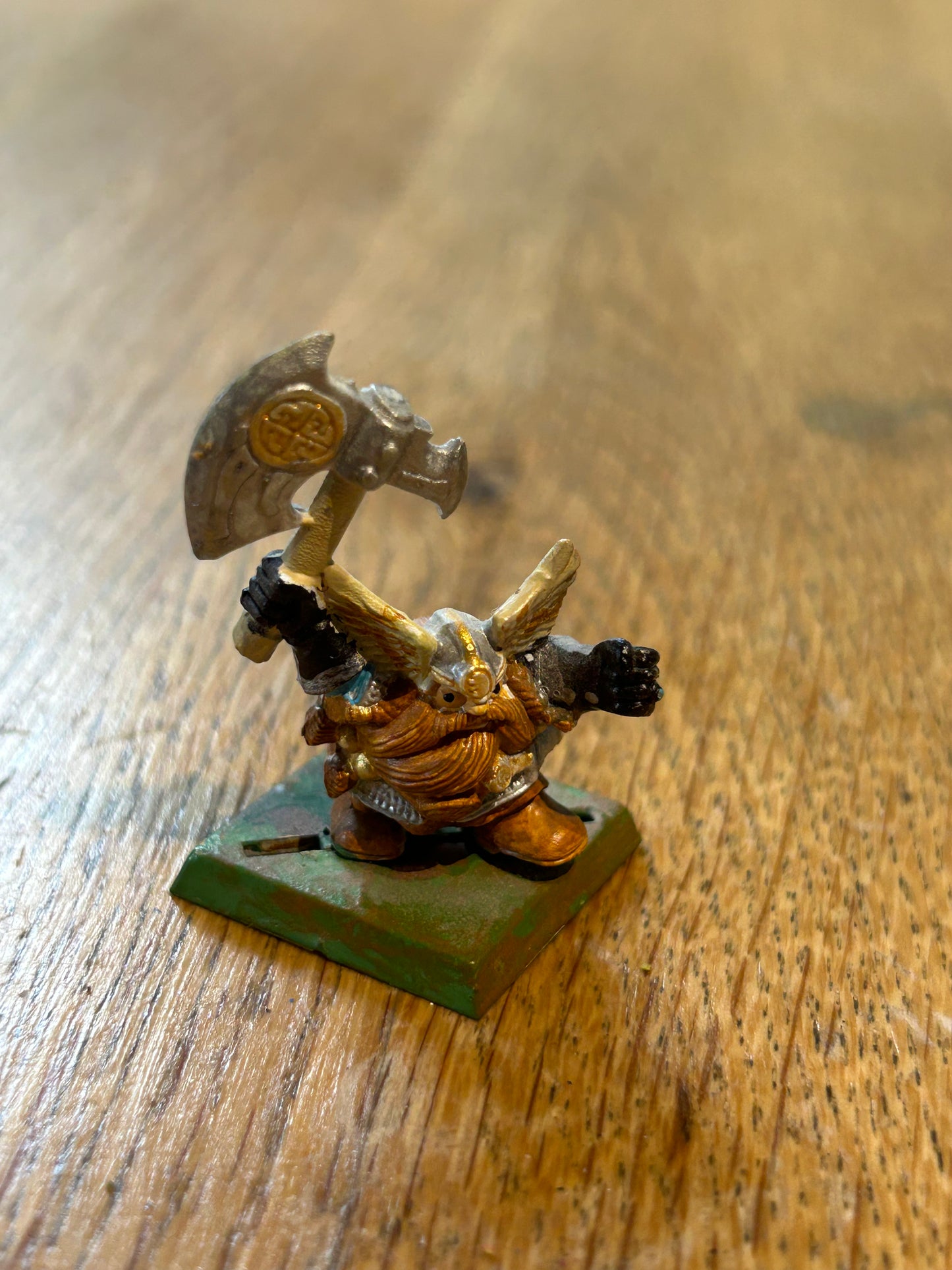 Warhammer quest Dwarf Warrior Miniature