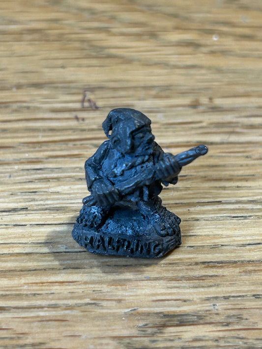 Citadel miniatures warhammer fantasy preslotta c11 halfling with broken spear