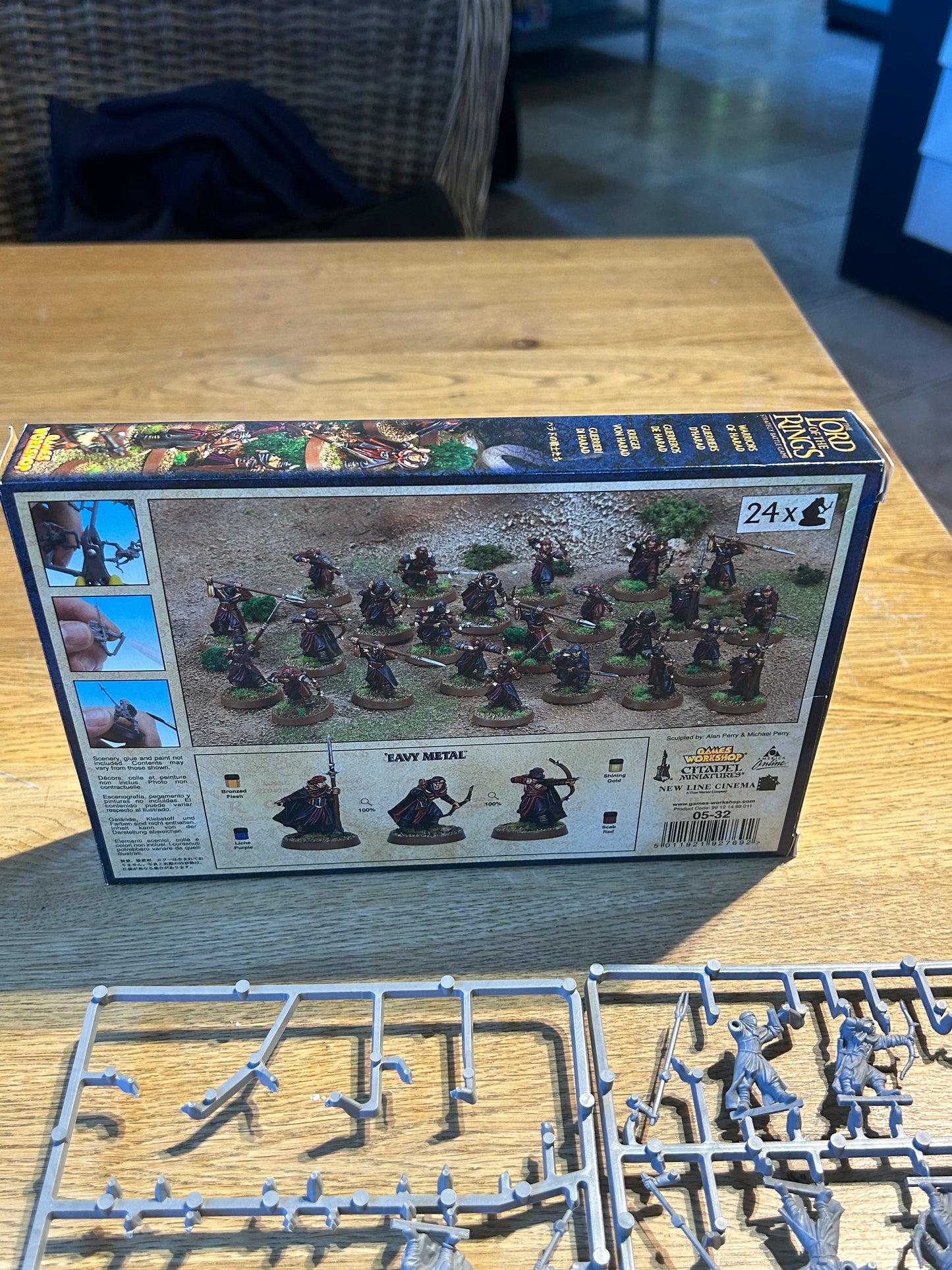 Haradrim Warriors box (18 on Sprue and five assembled so missing one) box has a little wear MESBG