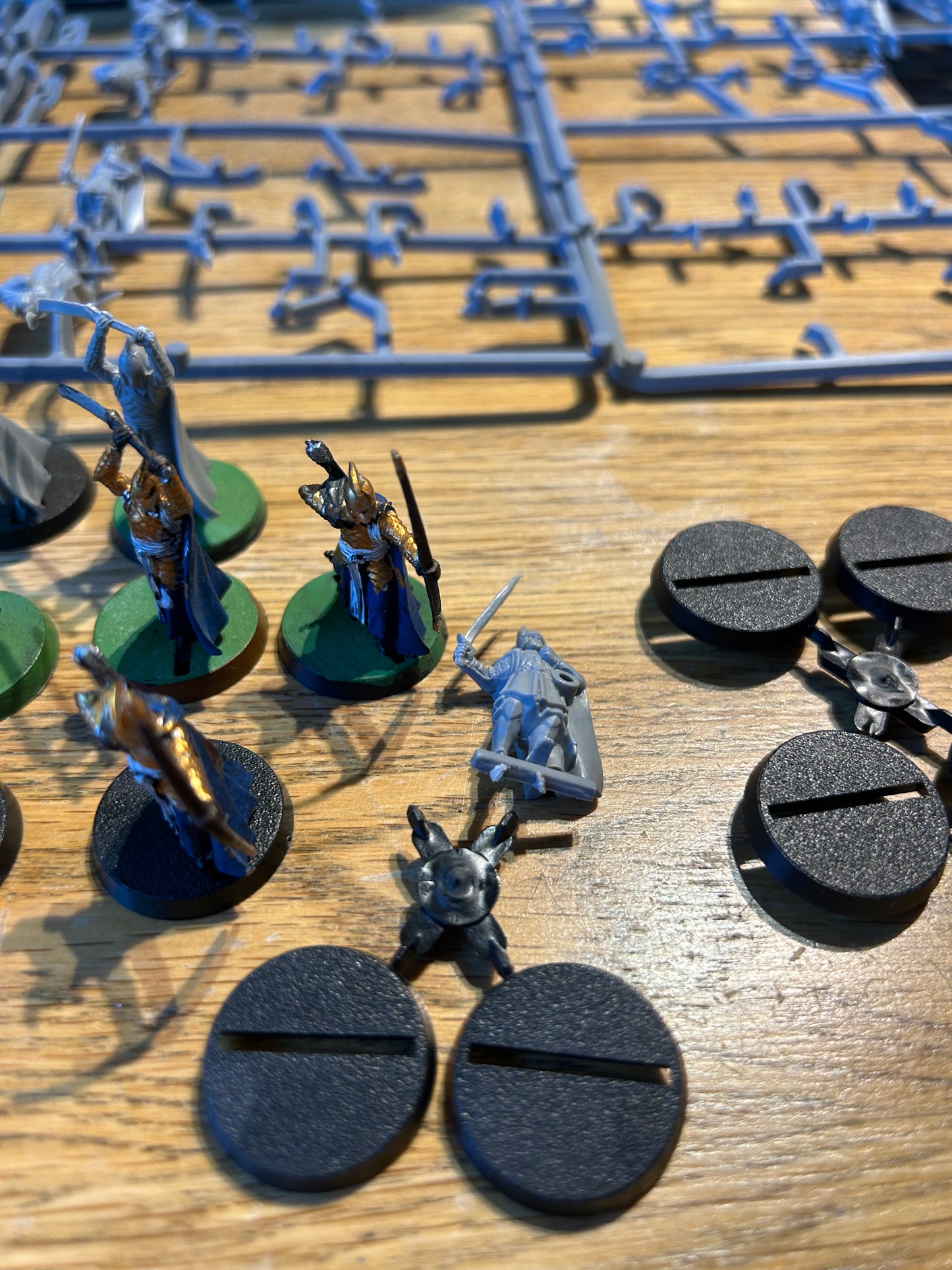 Warriors of the last alliance box set (mixture of two boxes, contains 9 men on Sprue and one that has been taken off the Sprue, three painted men, 6 elves with swords and 4 with bows)