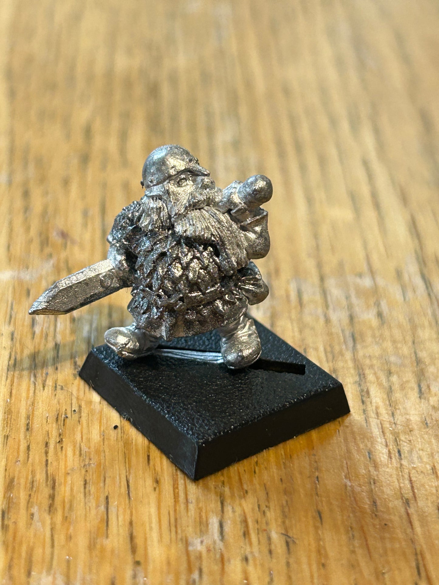 Warhammer Citadel 1985 Imperial Dwarf with sword ‘glom’