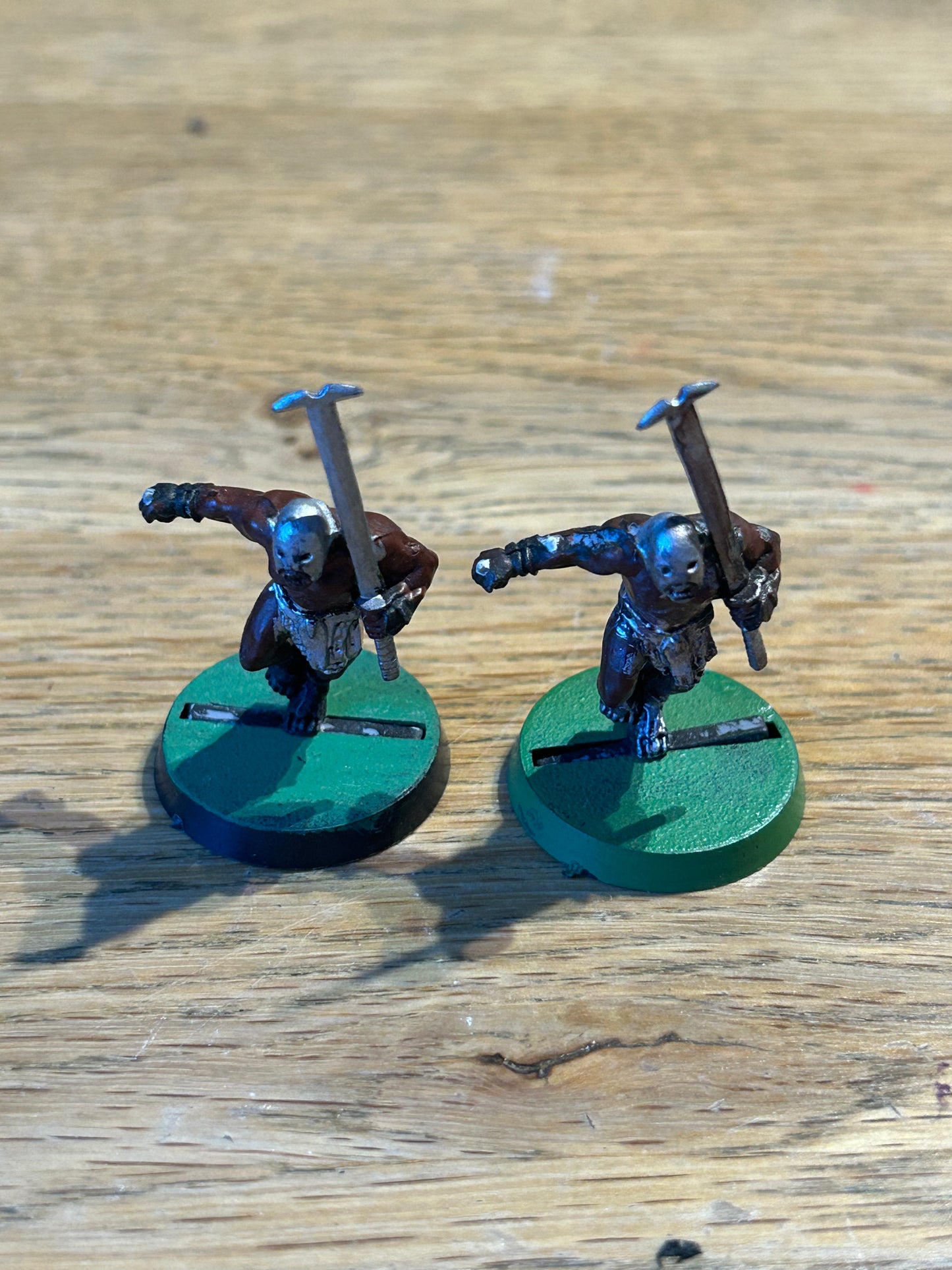 2 plastic Uruk Hai Berserkers LOTR Lord of the Rings MESBG Warhammer GW