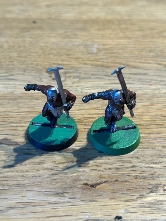 2 plastic Uruk Hai Berserkers LOTR Lord of the Rings MESBG Warhammer GW